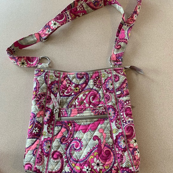 Vera Bradley Handbags - Vera Bradley Hipster in Paisley Meets Plaid Print